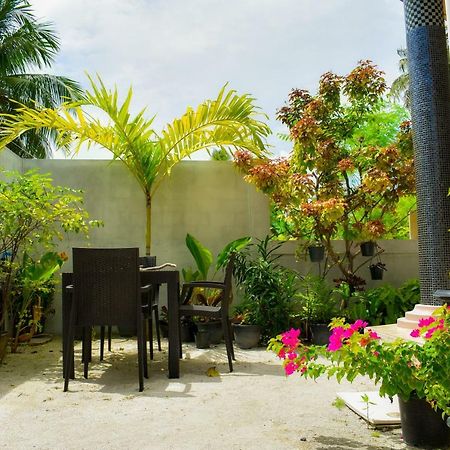 Отель Calyx Grand Fuvahmulah Экстерьер фото
