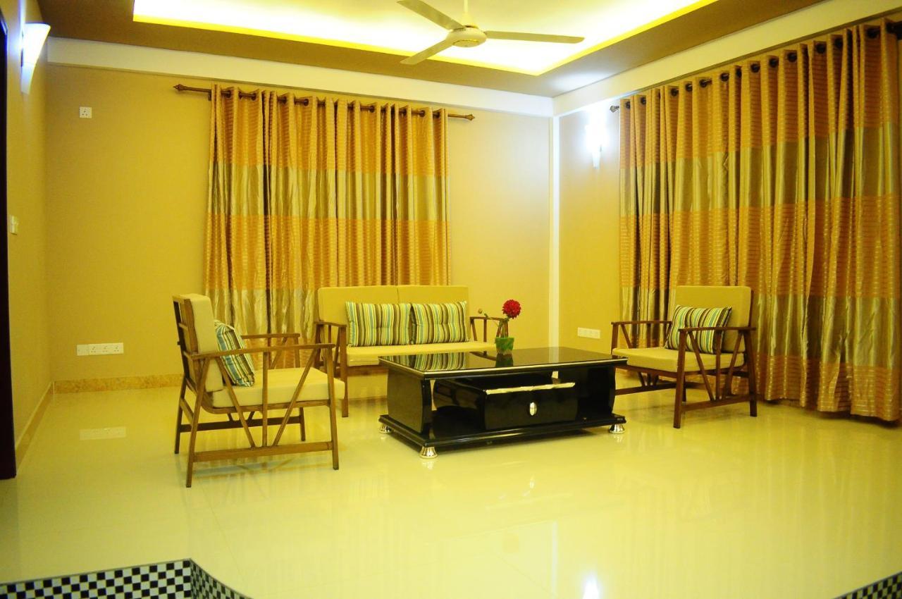 Отель Calyx Grand Fuvahmulah Экстерьер фото