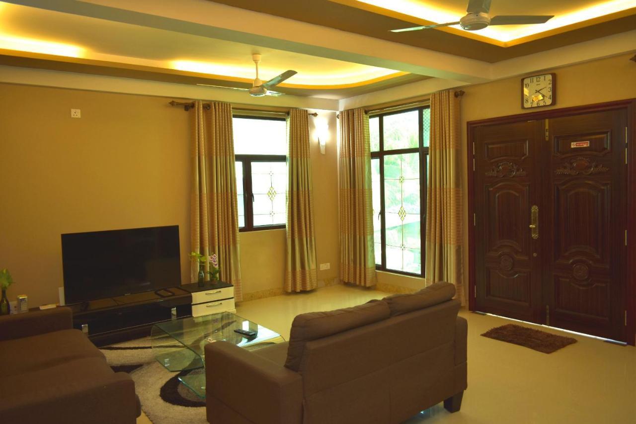 Отель Calyx Grand Fuvahmulah Экстерьер фото