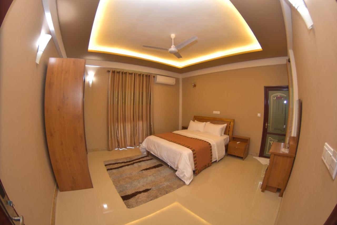Отель Calyx Grand Fuvahmulah Экстерьер фото