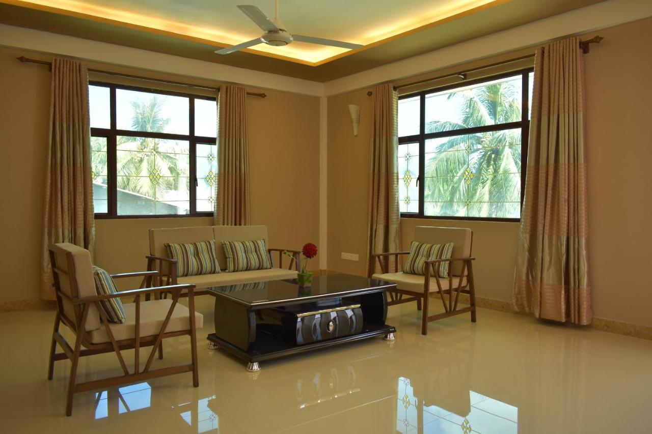 Отель Calyx Grand Fuvahmulah Экстерьер фото